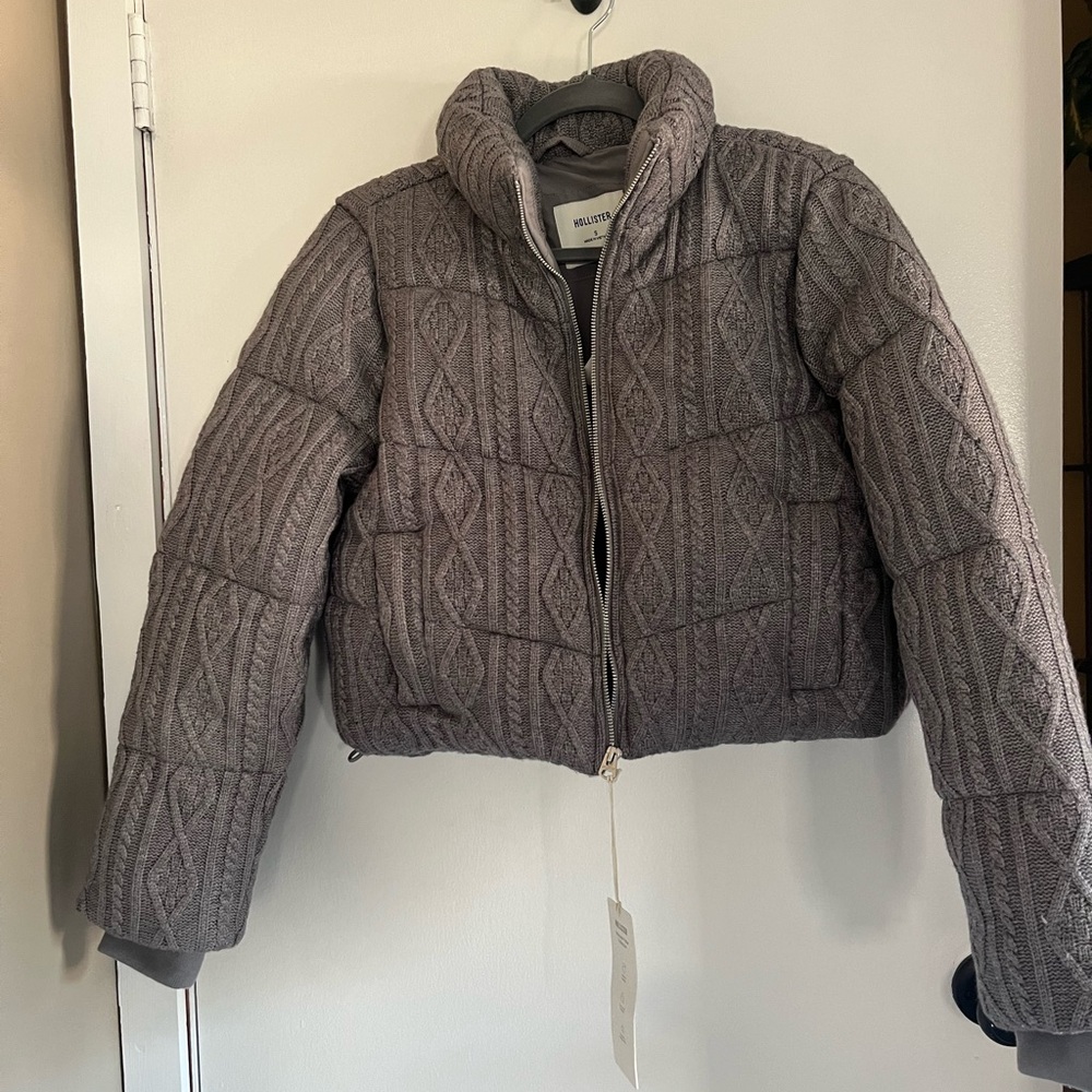 Hollister women’s puffer jacket